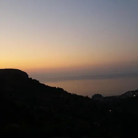 Le Stelle Di Casa Leonardo Castelmola